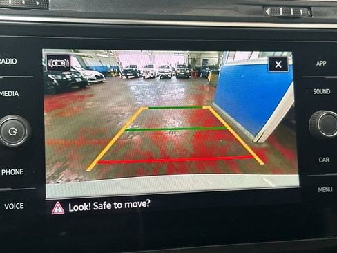 Certified 2022 Volkswagen Tiguan SE image 26