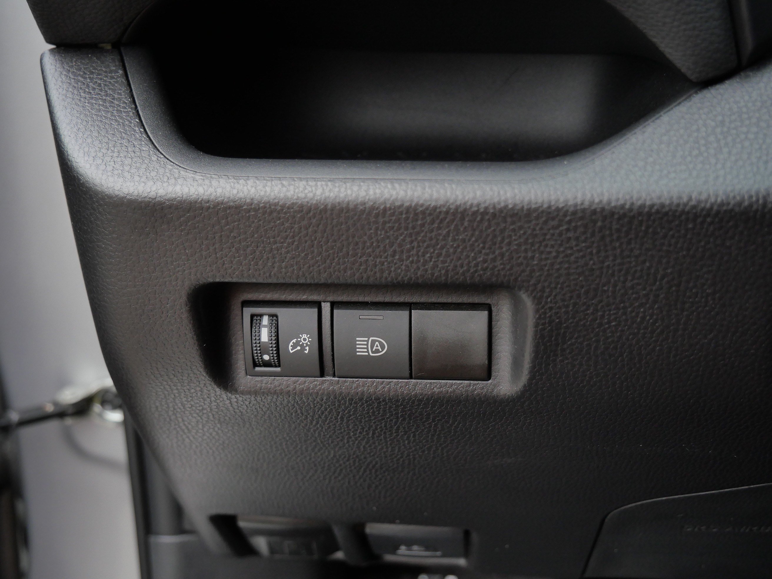 Certified 2025 Toyota RAV4 XLE AWD/4WD image 27