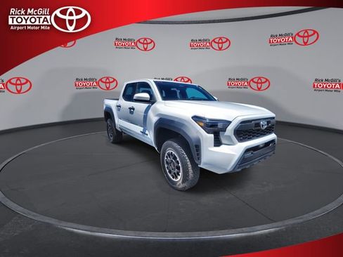 Used 2024 Toyota Tacoma TRD Off-Road AWD/4WD image 2