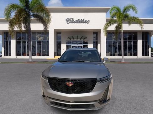 Certified 2024 Cadillac XT6 Premium Luxury FWD image 4