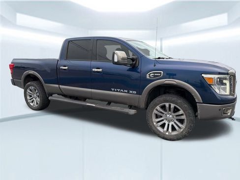 Used 2018 Nissan Titan Platinum Reserve w/ Platinum Utility Package image 2