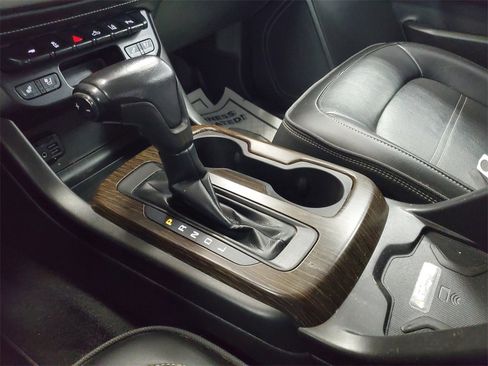 Used 2020 GMC Canyon Denali image 25