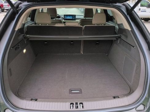Used 2023 Lincoln Nautilus FWD w/ Premium Package image 13