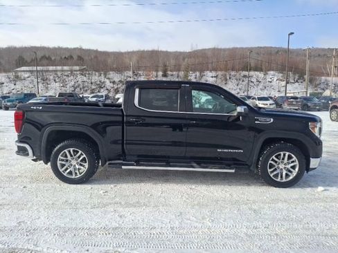 Used 2022 GMC Sierra 1500 SLE image 2