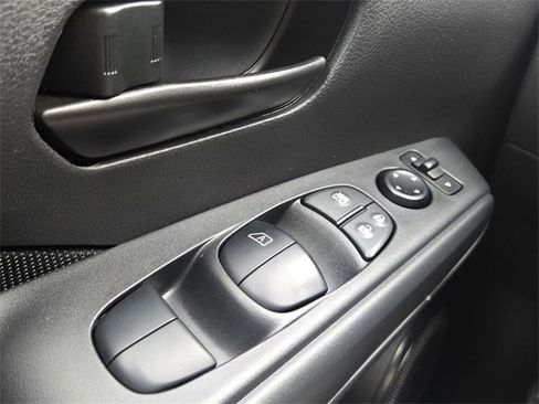 Used 2024 Nissan Kicks S image 30