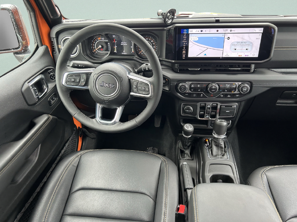 Used 2025 Jeep Wrangler Unlimited Sahara AWD/4WD image 18