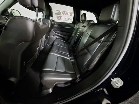 Used 2021 Jeep Grand Cherokee Limited w/ Luxury Group II image 30