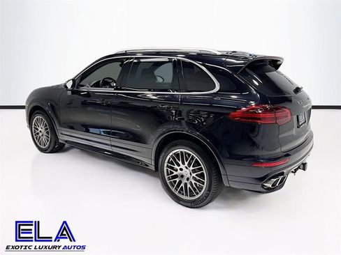 Used 2016 Porsche Cayenne Turbo image 5