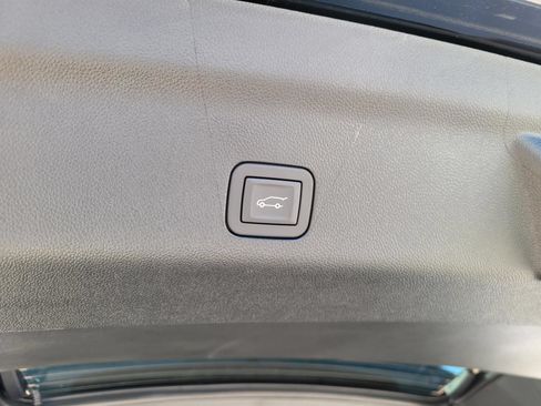 New 2026 Chevrolet Suburban Premier RWD image 8