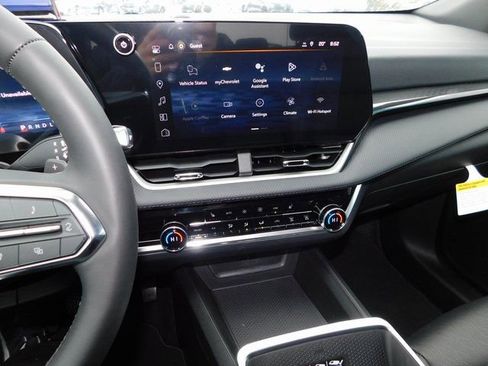 New 2026 Chevrolet Equinox LT w/ Convenience Package II image 33