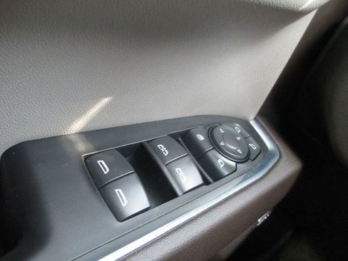 Used 2023 GMC Sierra 1500 SLT w/ SLT Convenience Package AWD/4WD image 30