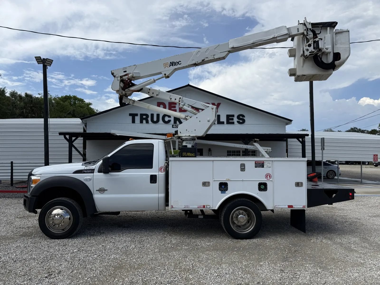 Used 2012 Ford F550 4x4 Regular Cab Super Duty w/ Snow Plow Prep Pkg image 4