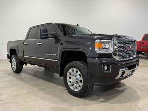 Used 2015 GMC Sierra 2500 Denali w/ Duramax Plus Package AWD/4WD image 5