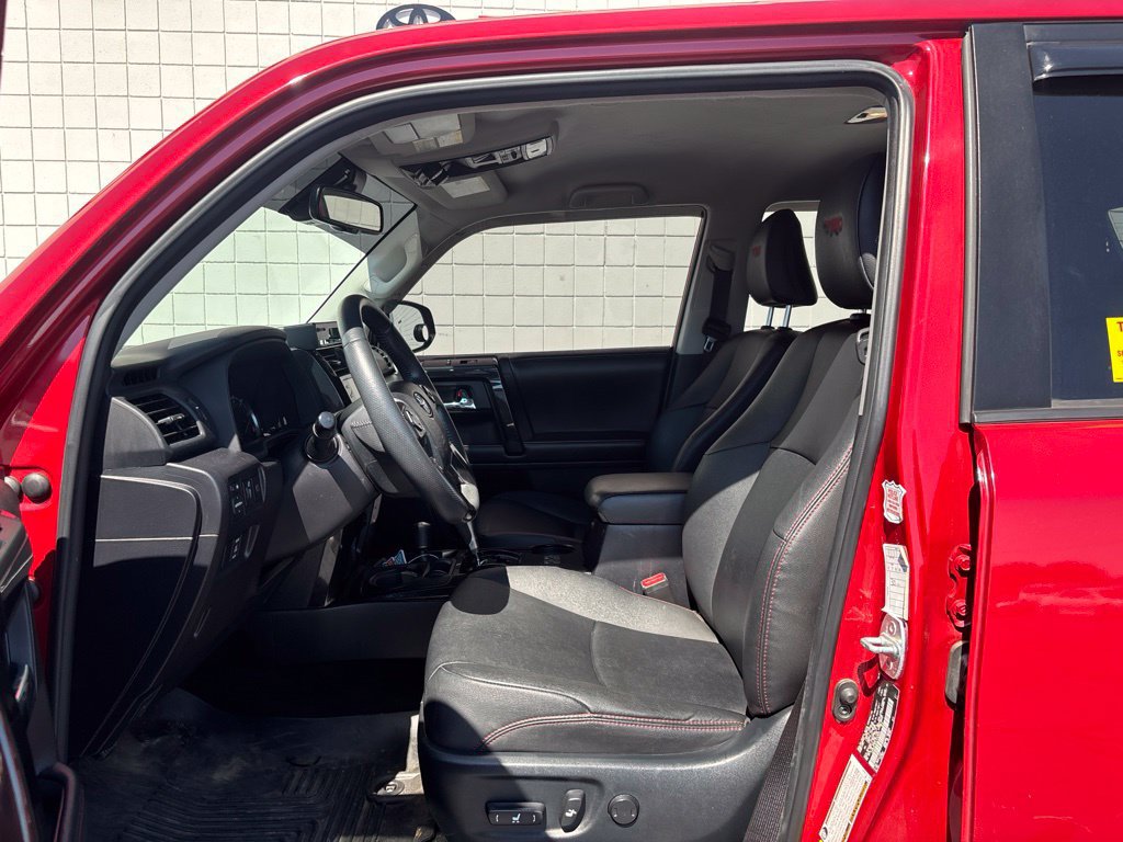 Used 2020 Toyota 4Runner TRD Off-Road Premium AWD/4WD image 3