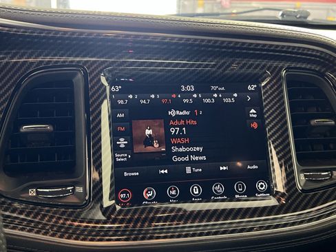 Used 2021 Dodge Challenger SXT w/ Plus Package image 18