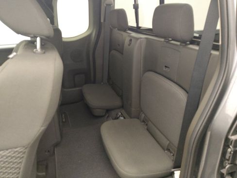 Used 2019 Nissan Frontier SV image 18