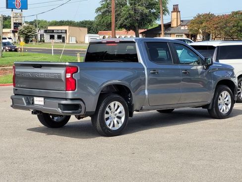 Used 2020 Chevrolet Silverado 1500 Custom w/ Custom Value Package RWD image 4