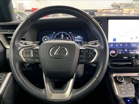 Used 2024 Lexus GX 550 image 5