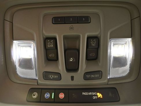 Used 2025 GMC Sierra 1500 Denali w/ Technology Package AWD/4WD image 42
