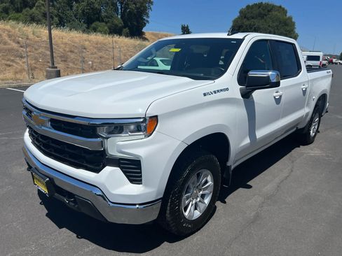 Used 2025 Chevrolet Silverado 1500 LT AWD/4WD image 5