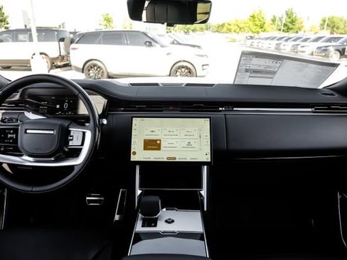 New 2026 Land Rover Range Rover SE AWD/4WD image 16