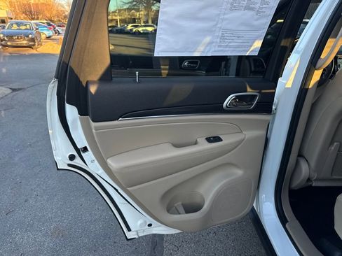 Used 2019 Jeep Grand Cherokee Limited w/ Luxury Group II image 35