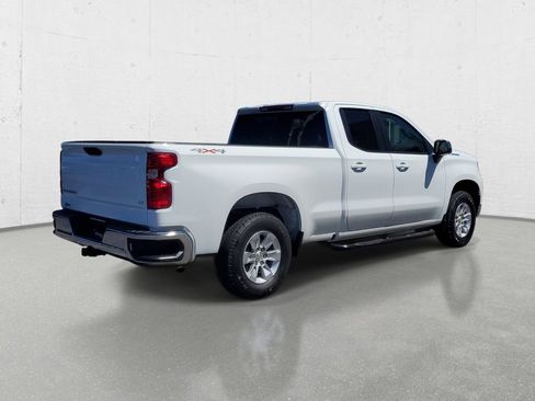 Used 2023 Chevrolet Silverado 1500 LT AWD/4WD image 7
