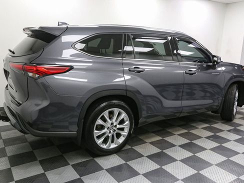 Used 2022 Toyota Highlander Limited AWD/4WD image 8