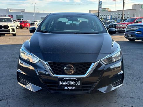 Used 2021 Nissan Versa SV FWD image 2