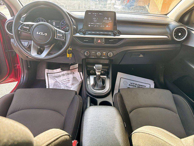 Used 2024 Kia Forte LXS w/ LXS Technology Package FWD image 11