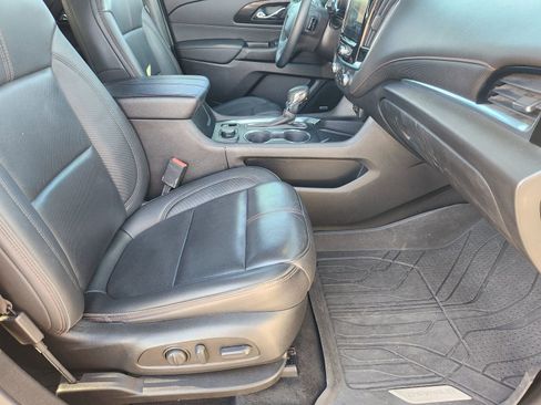 Used 2023 Chevrolet Traverse RS w/ LPO, Floor Liner Package image 17