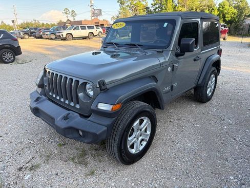 Used 2020 Jeep Wrangler Sport AWD/4WD image 3