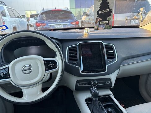 Used 2020 Volvo XC90 T5 Momentum image 13
