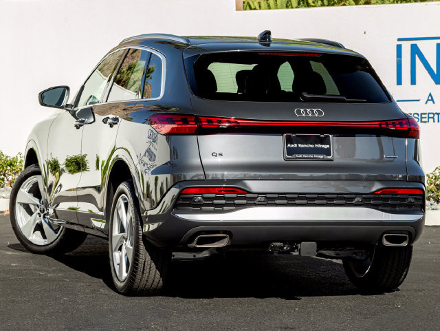 Used 2025 Audi Q5 Premium Plus w/ Premium Plus AWD/4WD image 9