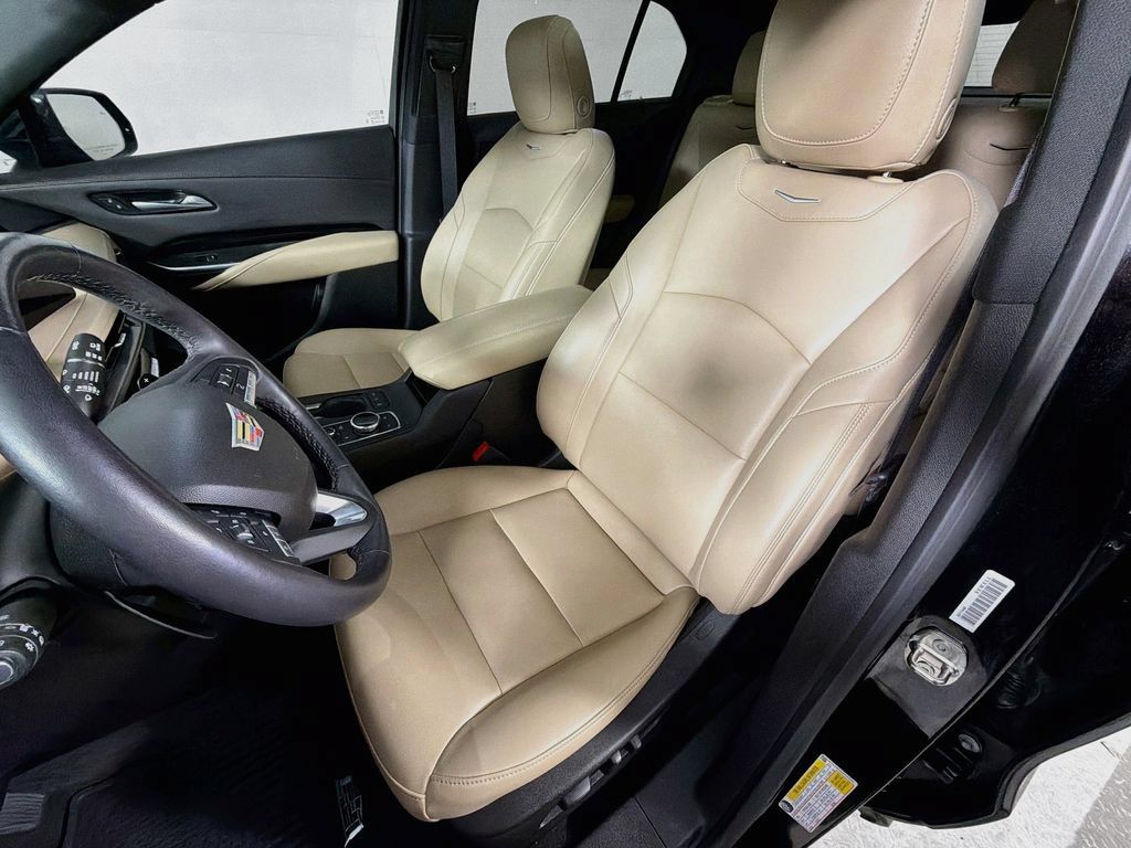 Certified 2024 Cadillac XT4 Luxury w/ Cold Weather Package FWD image 12