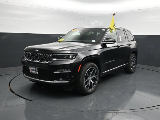Used 2022 Jeep Grand Cherokee Summit AWD/4WD image 3