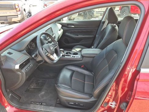 Used 2021 Nissan Altima 2.5 SR w/ SR Premium Package image 15