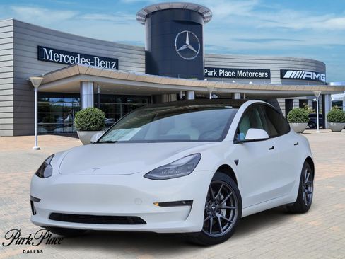 Used 2021 Tesla Model 3 Standard Range Plus image 1