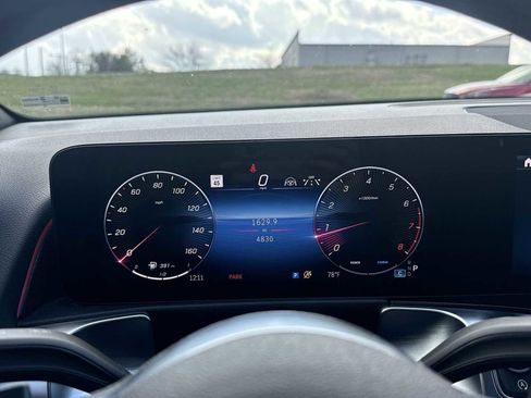 Used 2026 Mercedes-Benz GLB 250 4MATIC image 25