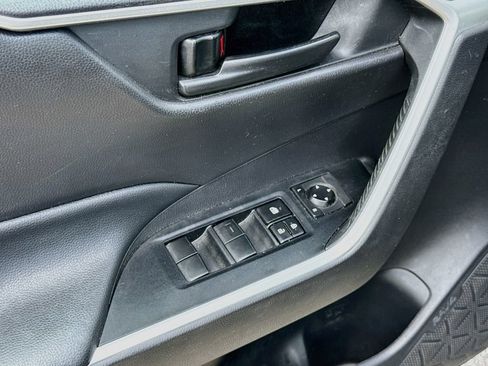 Used 2020 Toyota RAV4 LE w/ Carpet Mat Package FWD image 19