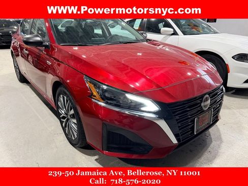 Used 2024 Nissan Altima 2.5 SV image 6