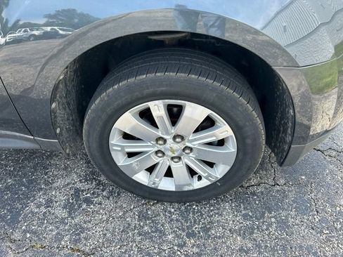 Used 2011 Chevrolet Equinox LT w/ Chrome Appearance Package FWD image 12