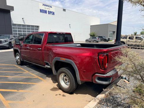 Used 2021 GMC Sierra 3500 Denali w/ Denali Ultimate Package AWD/4WD image 2