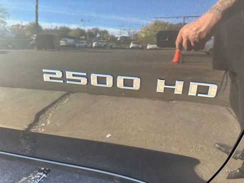 Used 2023 Chevrolet Silverado 2500 LT image 12