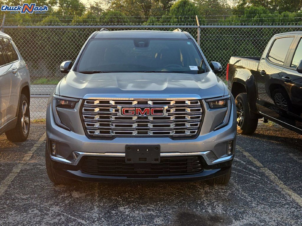 Used 2025 GMC Acadia Denali FWD image 2