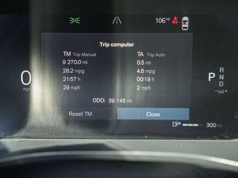 Certified 2024 Volvo XC40 B5 Ultimate AWD/4WD image 46