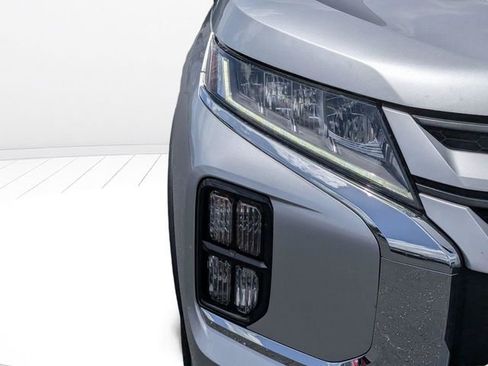 Used 2022 Mitsubishi Outlander Sport ES FWD image 9