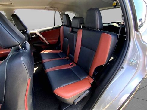 Used 2015 Toyota RAV4 Limited AWD/4WD image 21