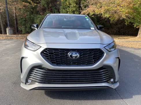 Used 2023 Toyota Highlander XSE image 3