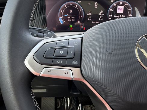 New 2026 Volkswagen Tiguan SE image 26